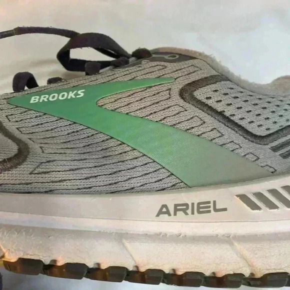 Brooks Ariel 20 Gray & Green Woman’s Running Tennis Shoes. Size 10. - Picture 14 of 16